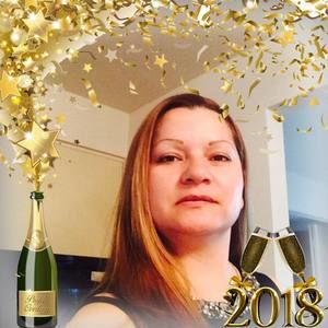 Meet your Posher, Adela